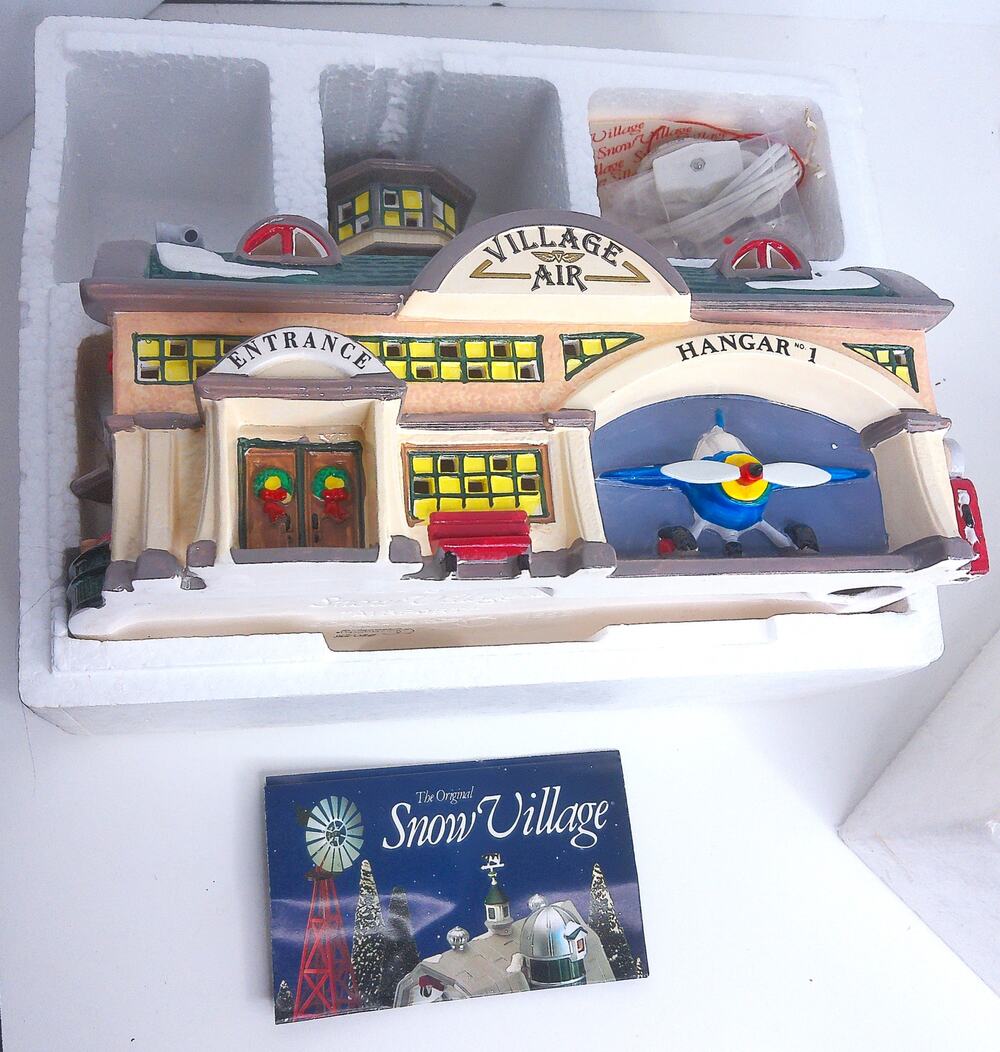 Vintage 1992 Dept 56 Snow Village AIRPORT 5439-9 Christmas Holiday Lighted